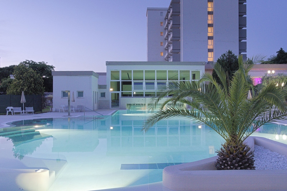 Hotel Des Bains Terme in MONTEGROTTO TERME