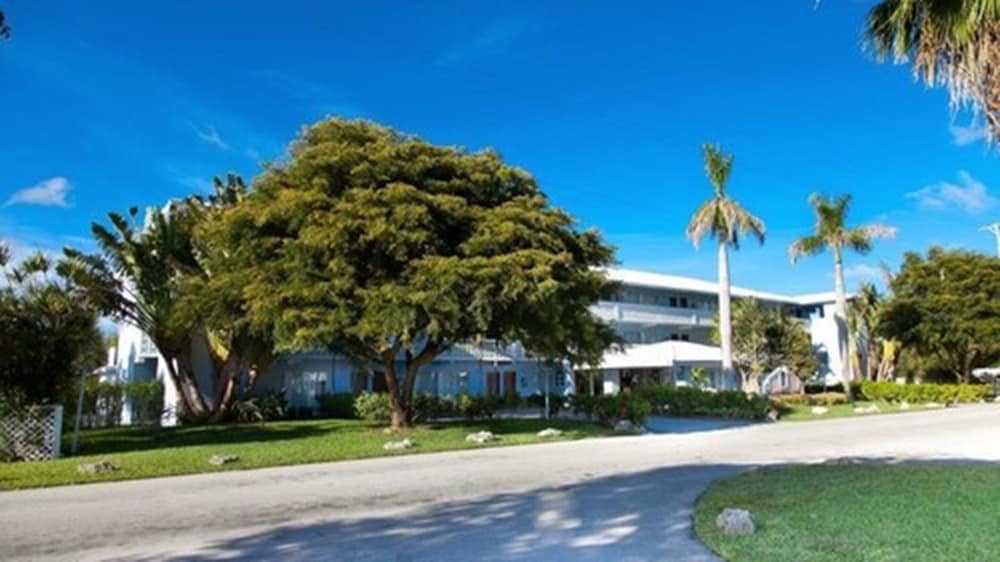 Flamingo Bay Hotel And Marina 47/51