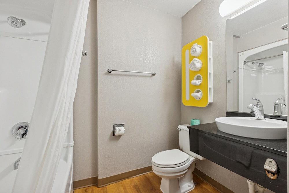 Motel6 Piscataway, NJ 60/63