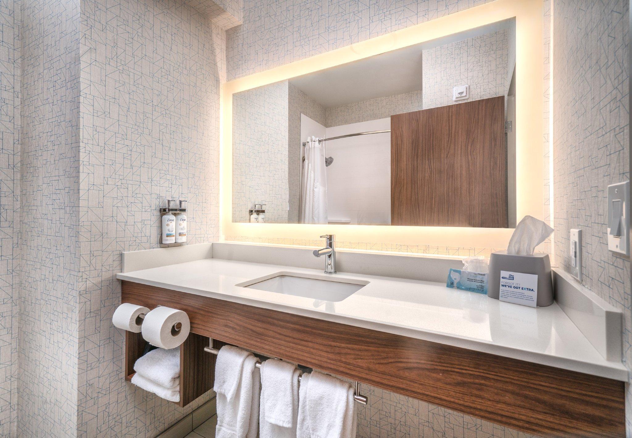 غرفة بسريرين كوين، Holiday Inn Express And Suites Brandon 10/10