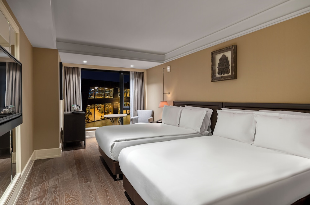 SUPERIOR, TWIN BEDS, QUEEN BED, CITY VIEW