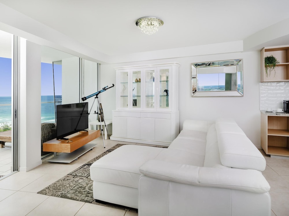 THE SEBEL MAROOCHYDORE 48/72