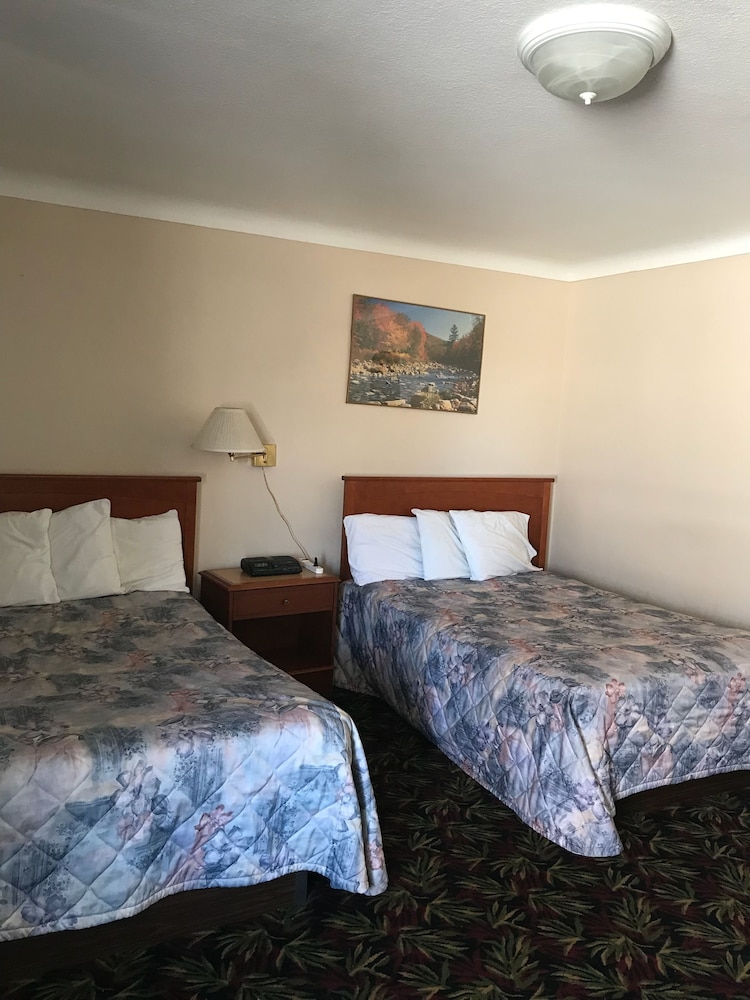 The Gables inn 12/64