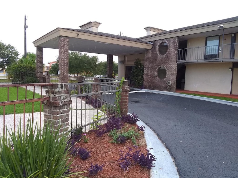 Gateway Inn-Savannah 27/32