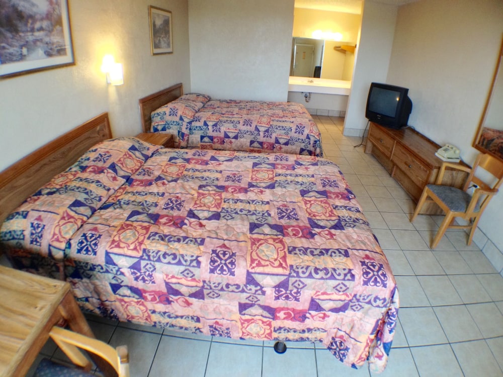 Budget Inn 9/43