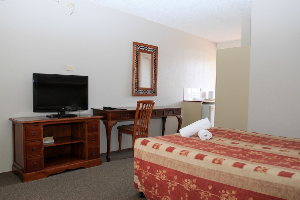 Sleepwell Motel 13/39