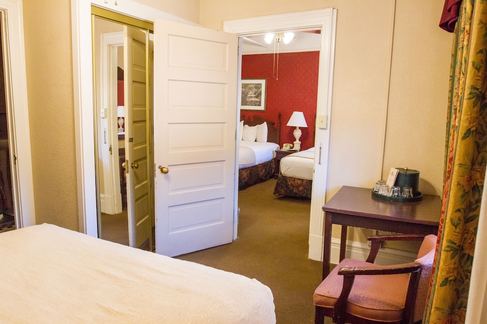HOTEL COLORADO 22/72