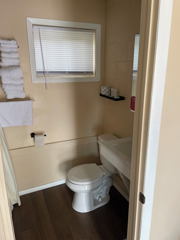 Riverview Inn 24/25