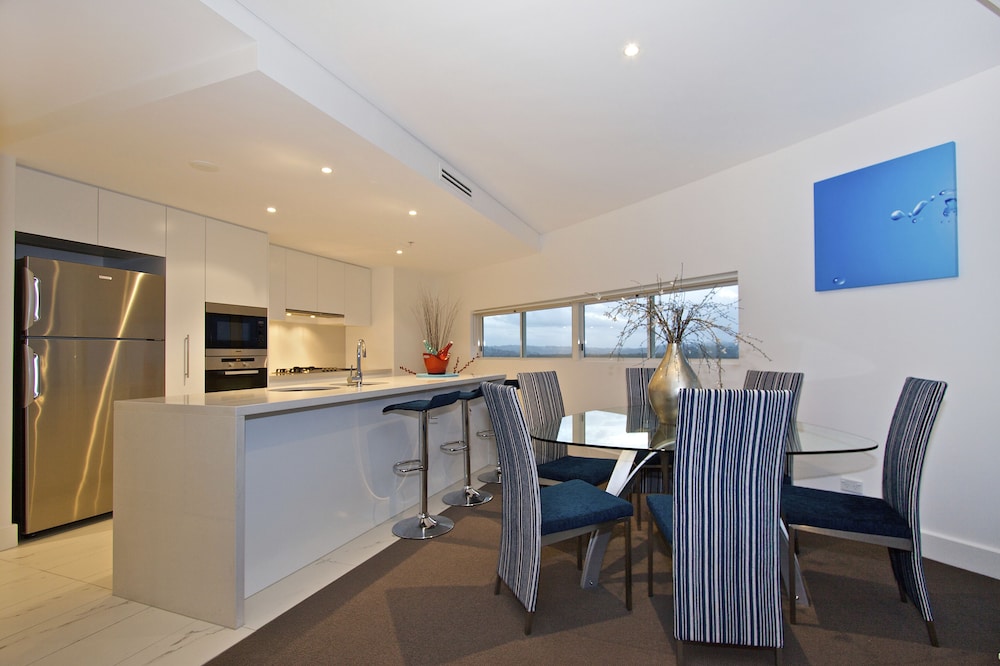 Kirra Surf Apartments 64/75