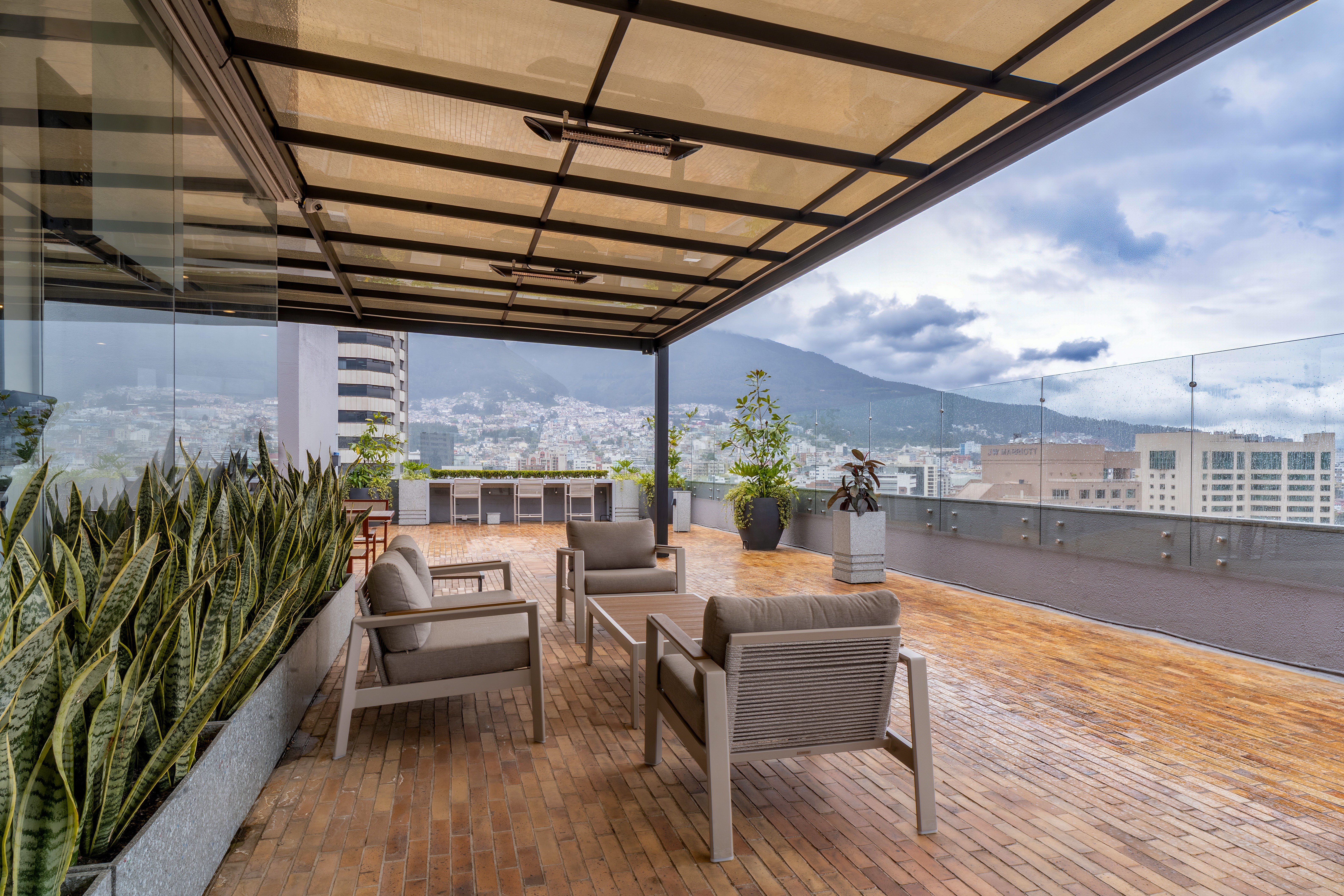 HOLIDAY INN EXPRESS QUITO 35/66