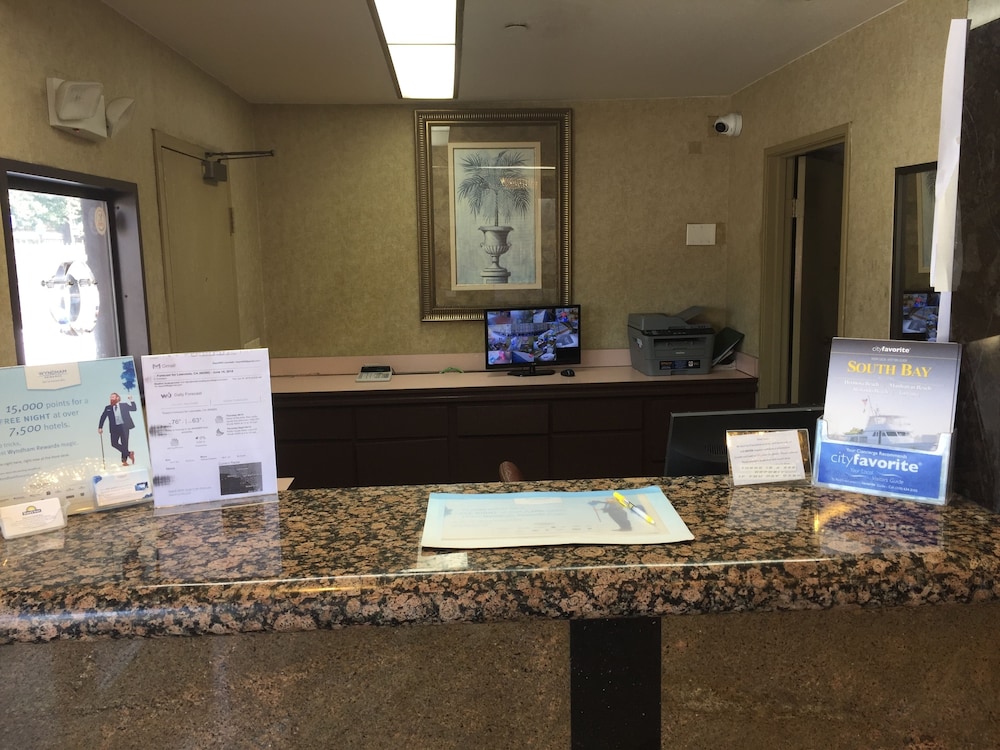 Days Inn By Wyndham Los Angeles Lax Redondo Manhattan Beach 27/56