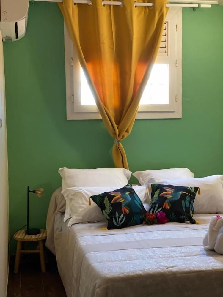 Tante Arlette Hotel 12/49