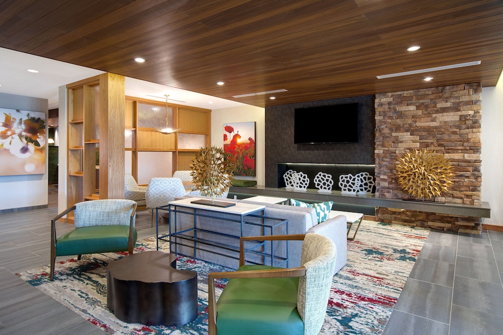 Fairfield Inn & Suites Lancaster Palmdale 30/34