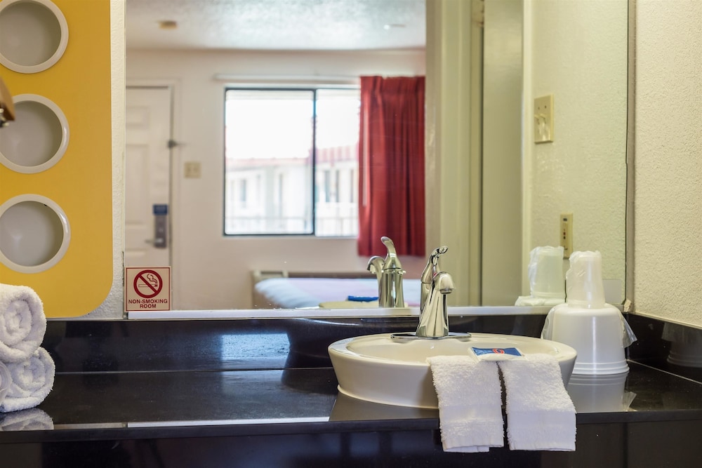 Motel6 Mesquite, TX - Rodeo - Convention Ctr 39/39