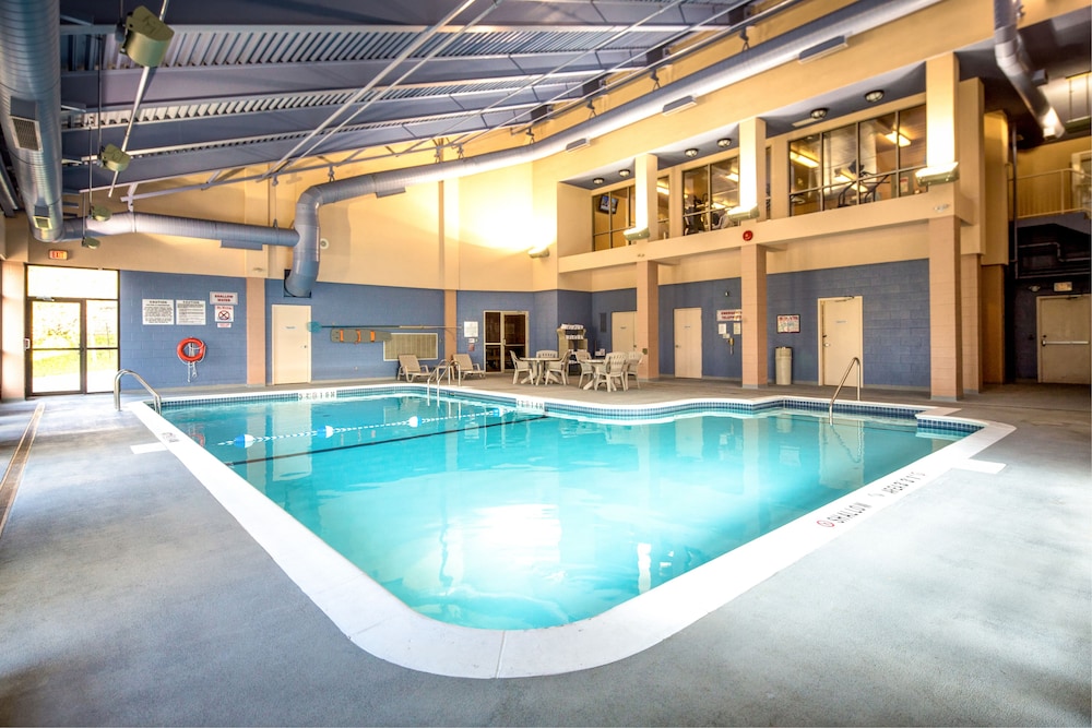 Holiday Inn Express & Suites Mississauga-Toronto Southwest, an IHG Hotel 2/71
