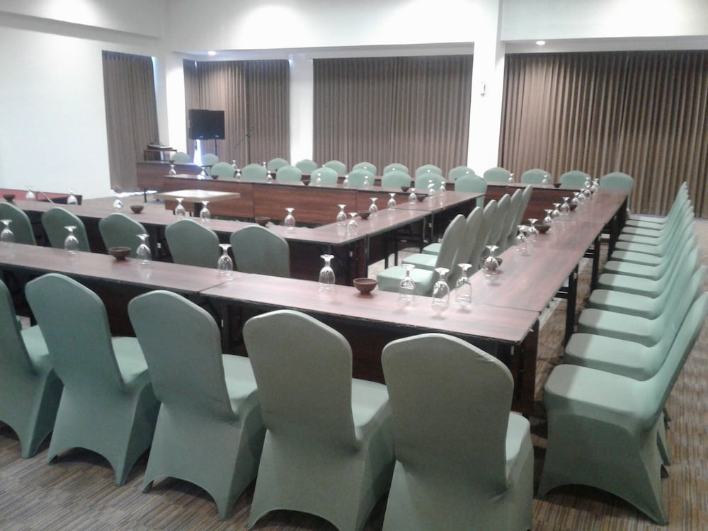 Opi Indah Hotel 38/52