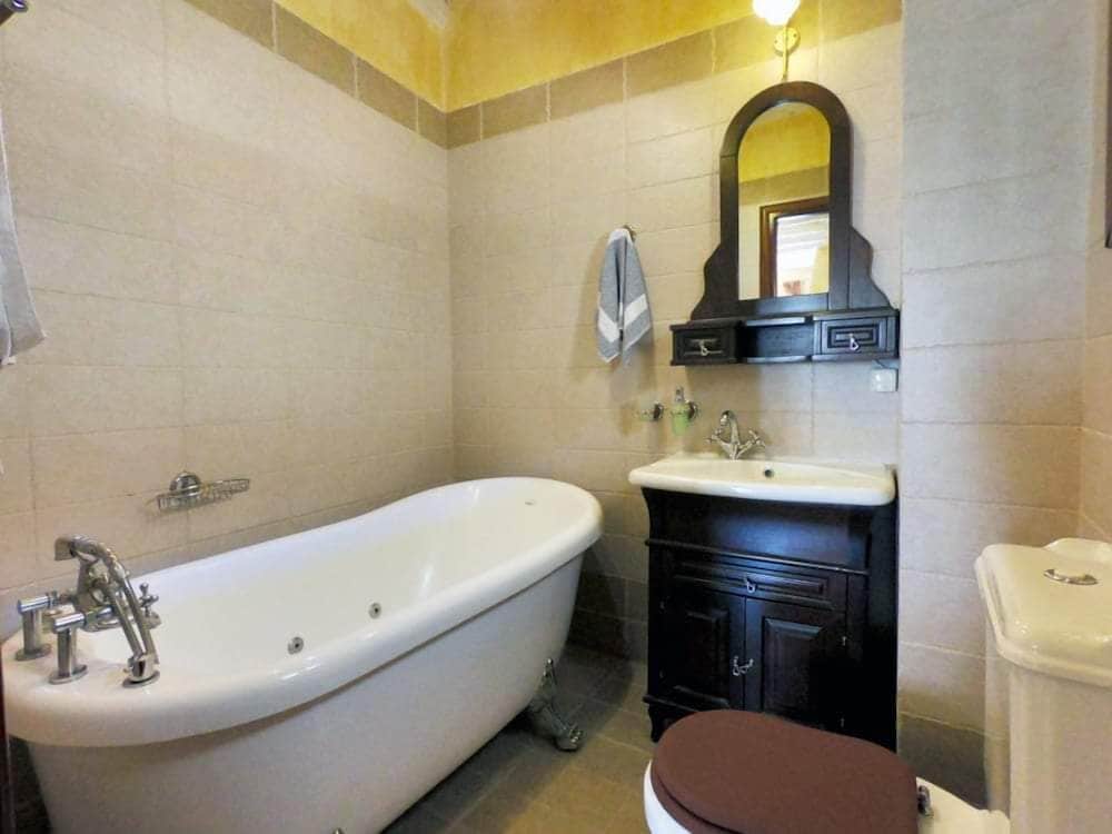 Odos Oneiron Hotel 62/64