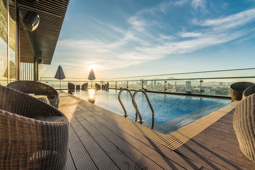 Pavilion Hotel Da Nang 46/77