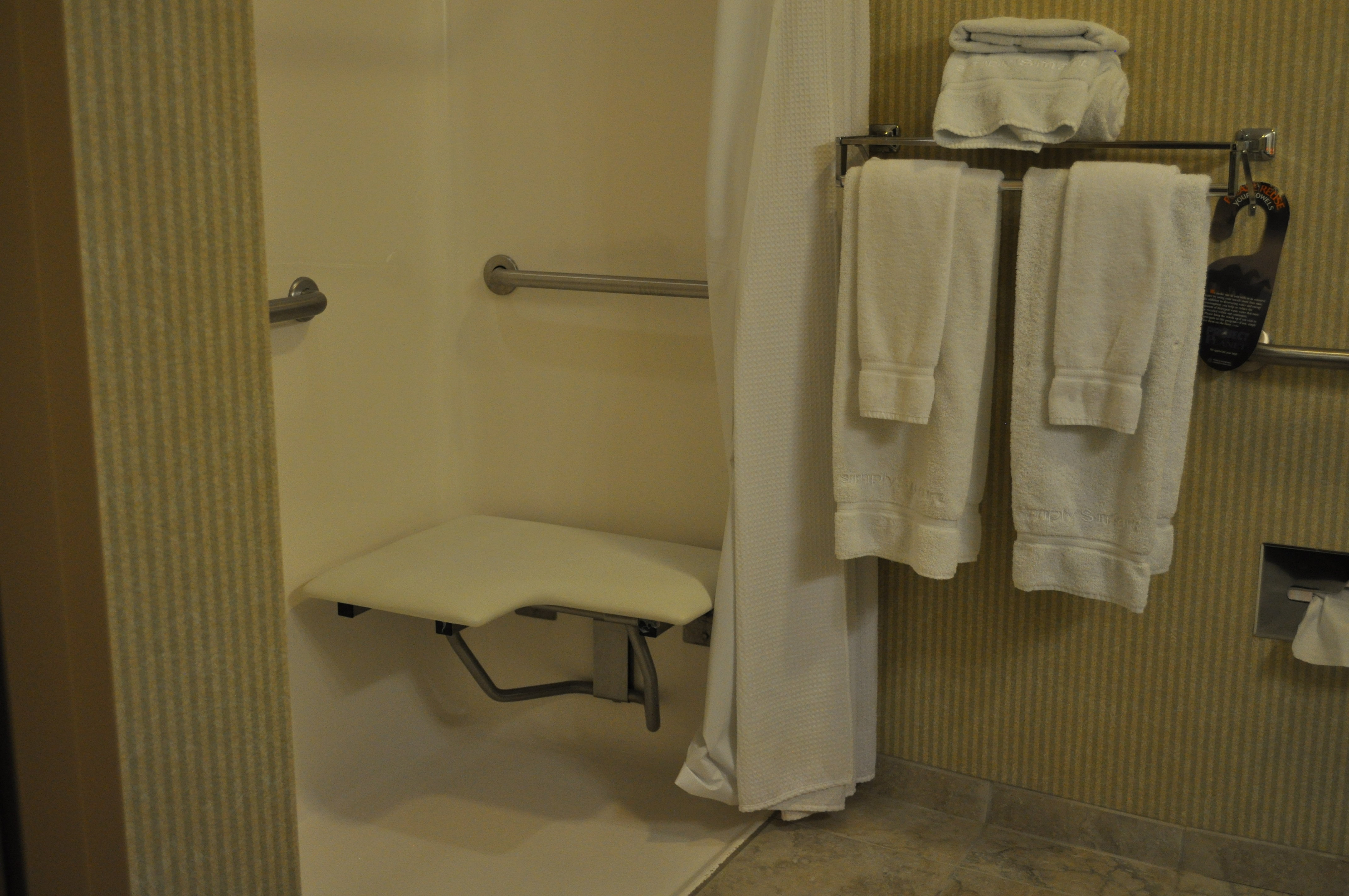 Holiday Inn Express Hotel Suites Kent State University 66/69