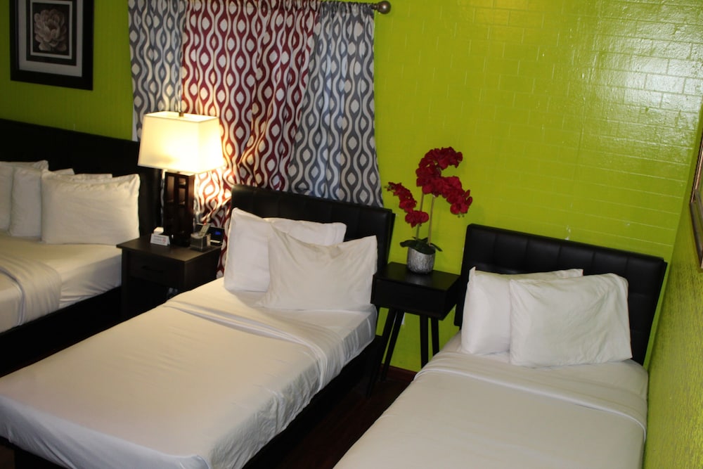 Arrowhead Motel 5/30