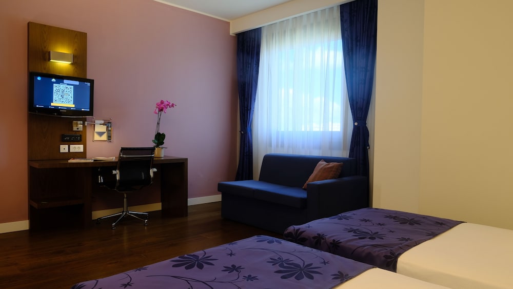 Fez Inn Hotel 34/49