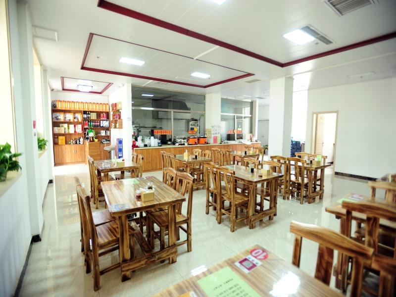 GreenTree Inn Baoding Qingyuan District Jianshe North Road Express Hotel 30/40