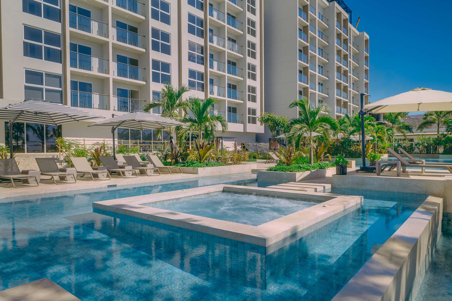 Radisson Riviera Panama 46/48