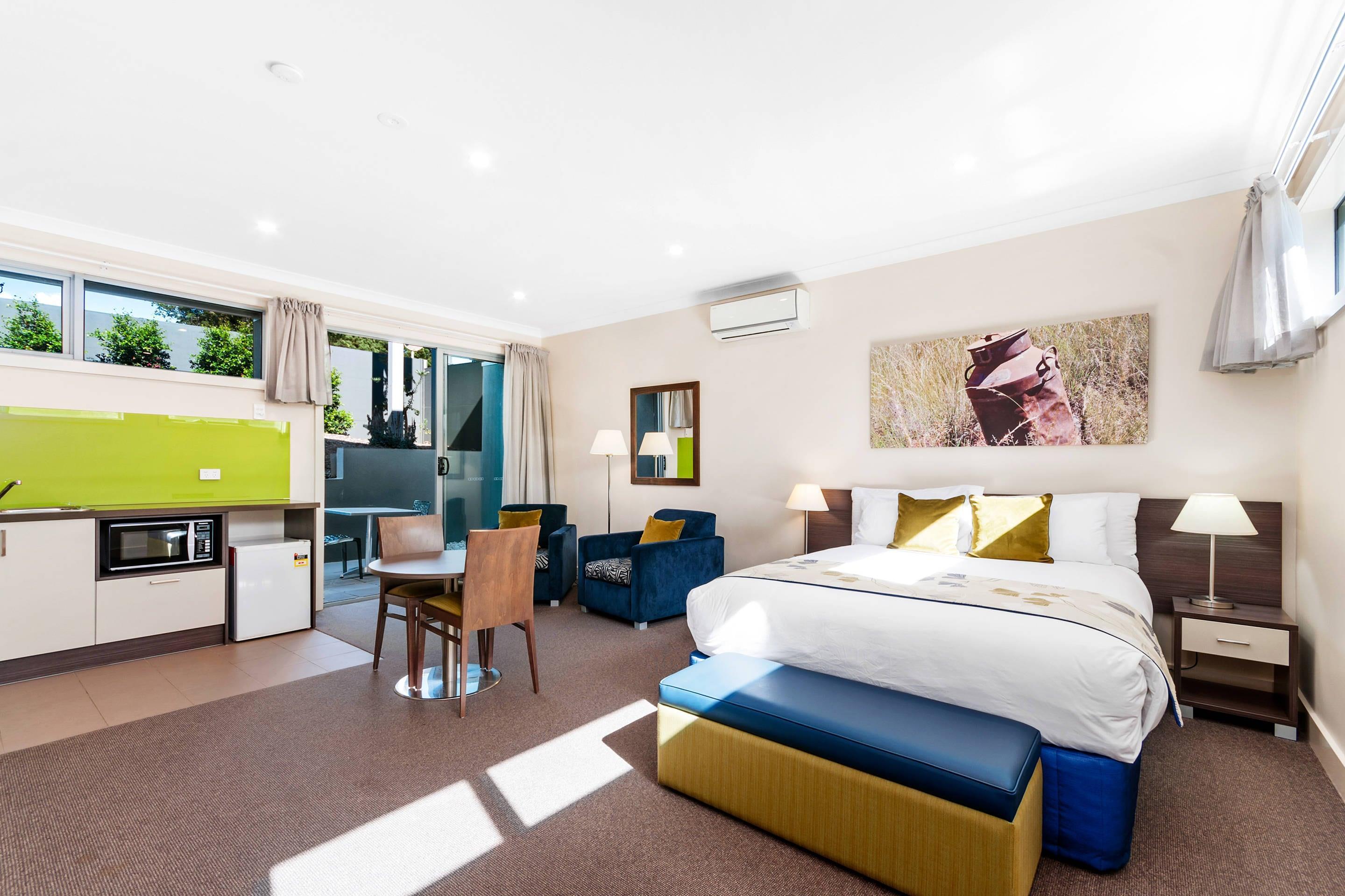 Suite, King Bed