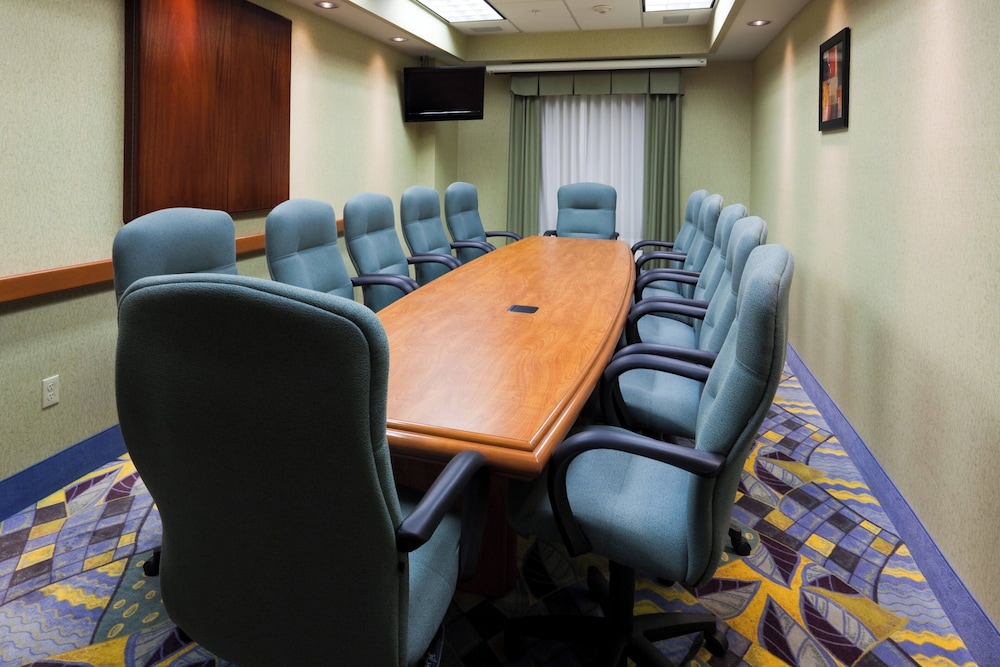 Holiday Inn Express Hotel and Suites Toluca Zona Aeropuerto 59/72