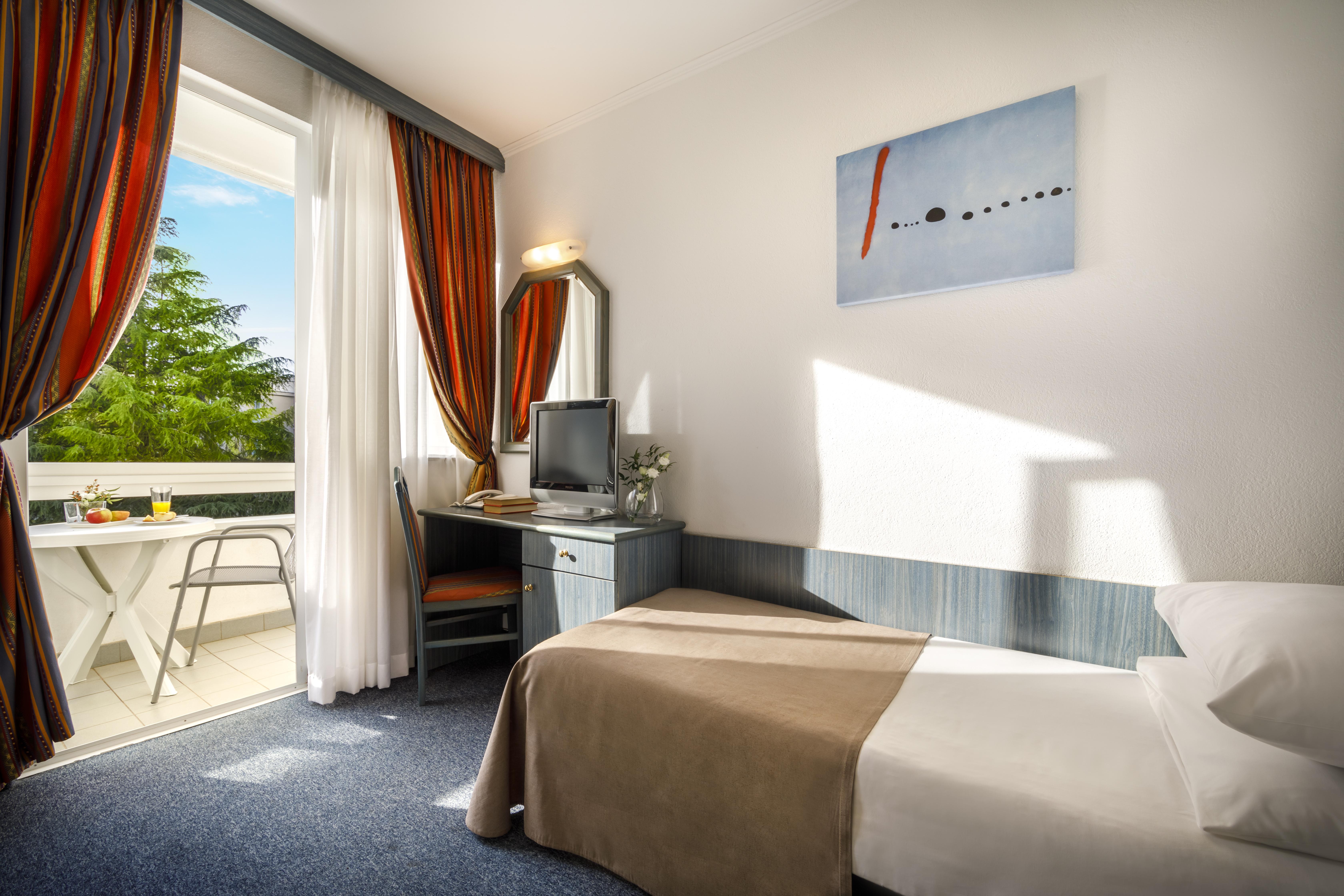 Standard, Single, Sea Side, Balcony