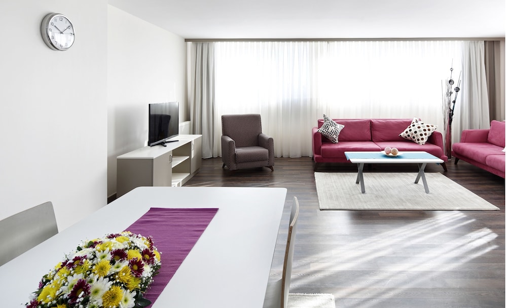 PRIME SUITES ATATURK AIRPORT HOTEL 49/54