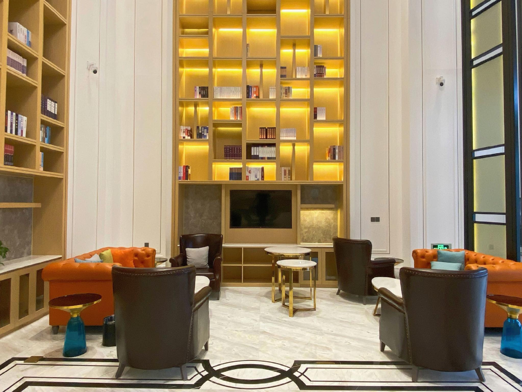 Vienna International Hotel (Chengdu Longquan Automobile City Aviation Academy Branch) 28/45