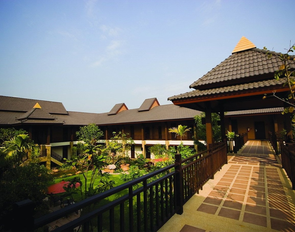 Mae Jo Golf Resort And Spa 5/50