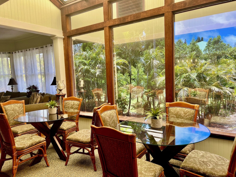 Aloha Junction Guest House 37/50