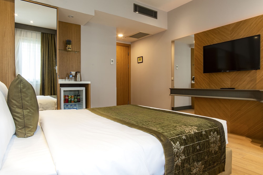 Oran Hotel 16/62