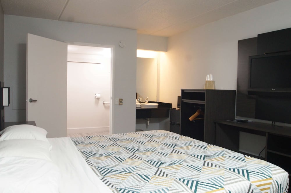 Motel6 Charlotte, NC - Coliseum 35/55