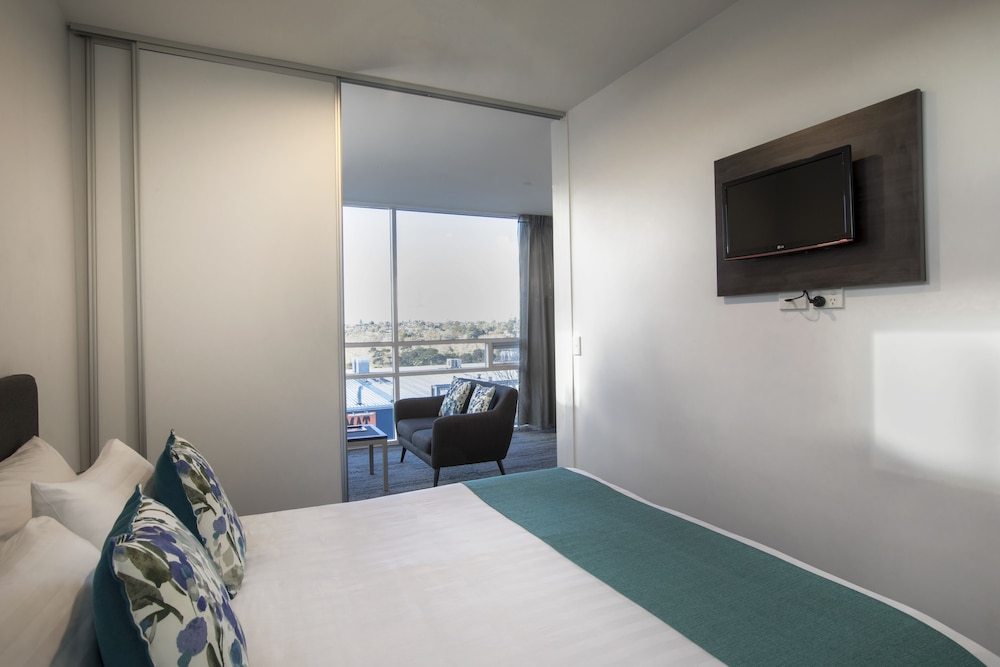 1 BEDROOM, APARTMENT