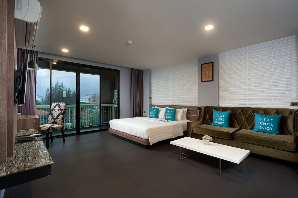2 Bedrooms, Family Suite, 2 Double Beds, Mountain View, Cross Vibe Chiang Mai Decem 3/10