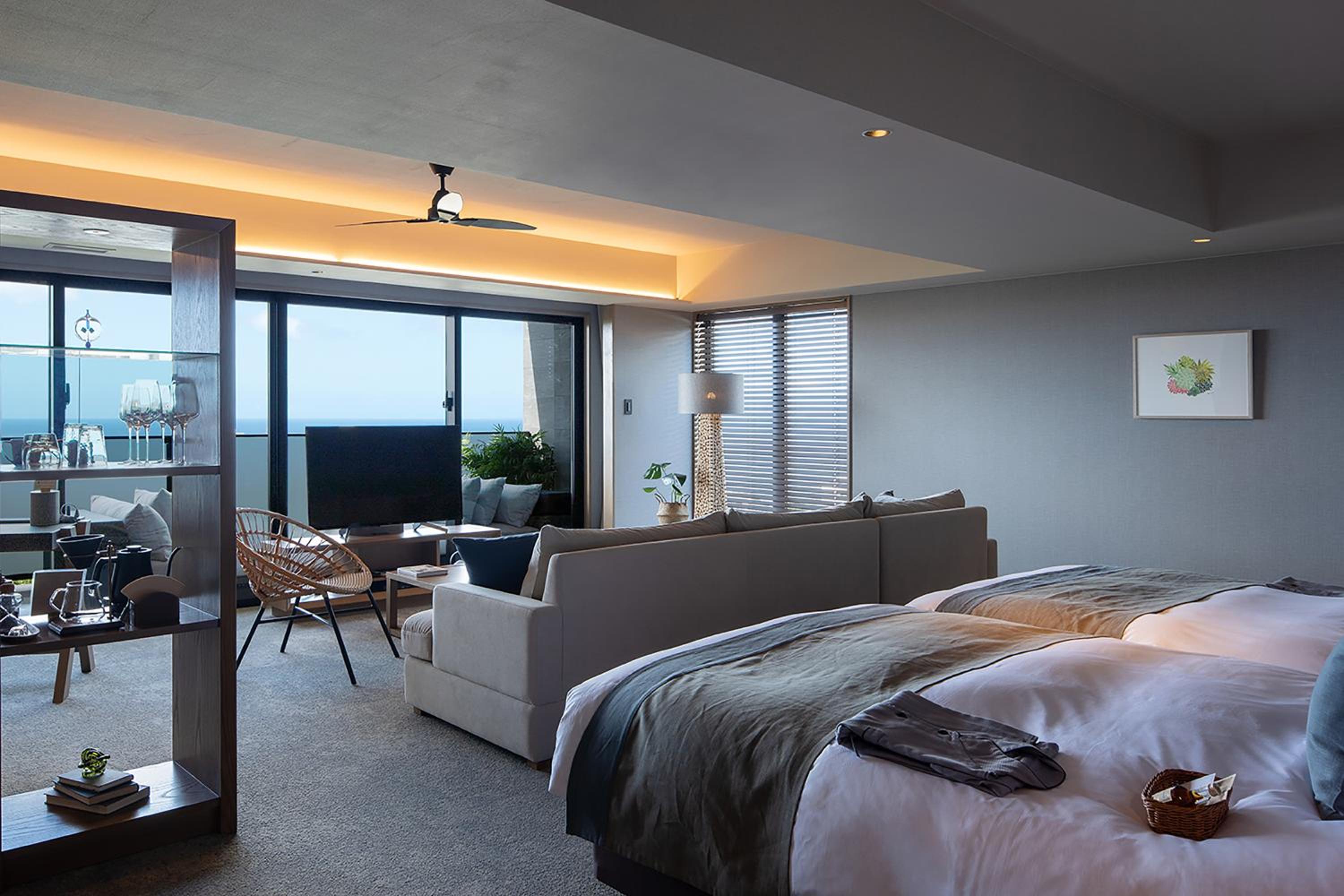Glamour, Suite, Lounge Access