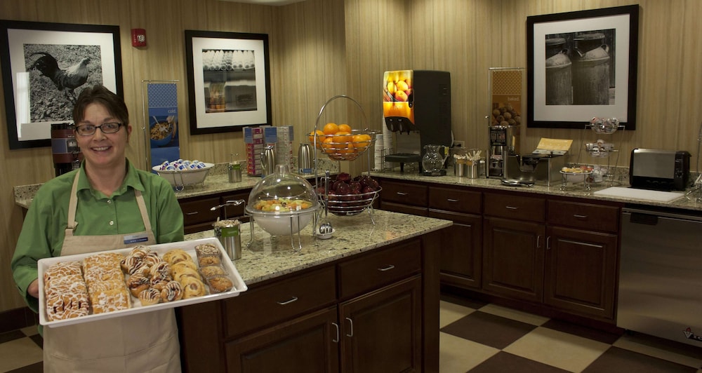 Hampton Inn Burlington, WI 35/58