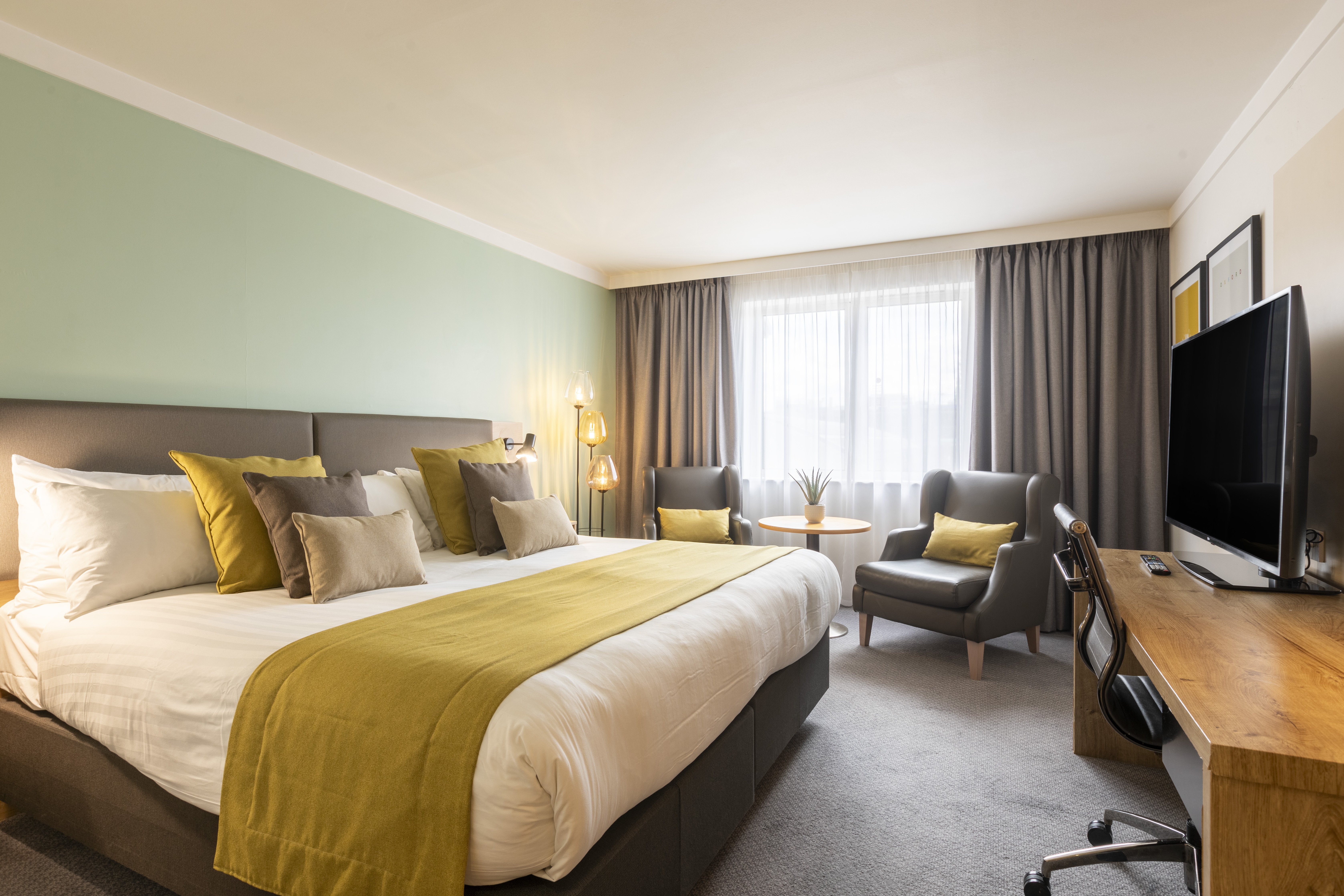 HOLIDAY INN OXFORD 10/50