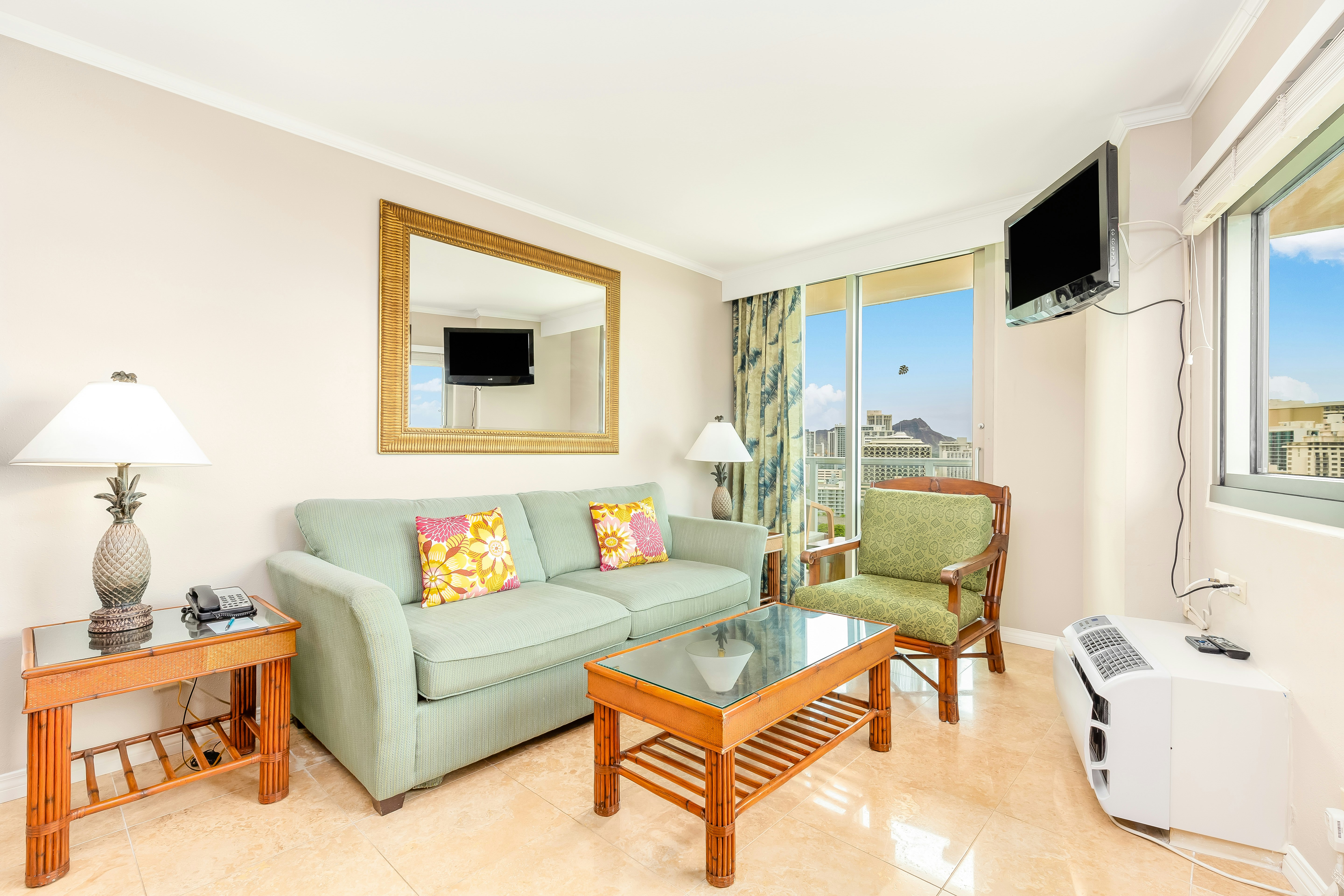 Luana Waikiki Hotel and Suites 30/50