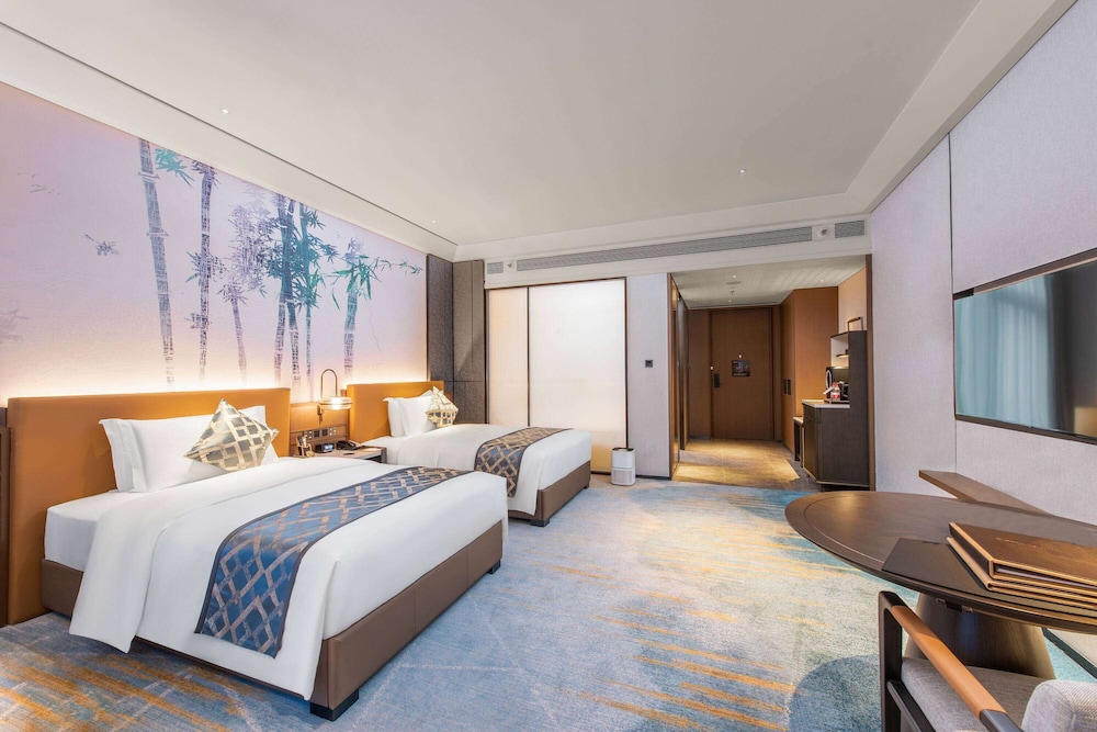 EXECUTIVE, TWIN BEDS