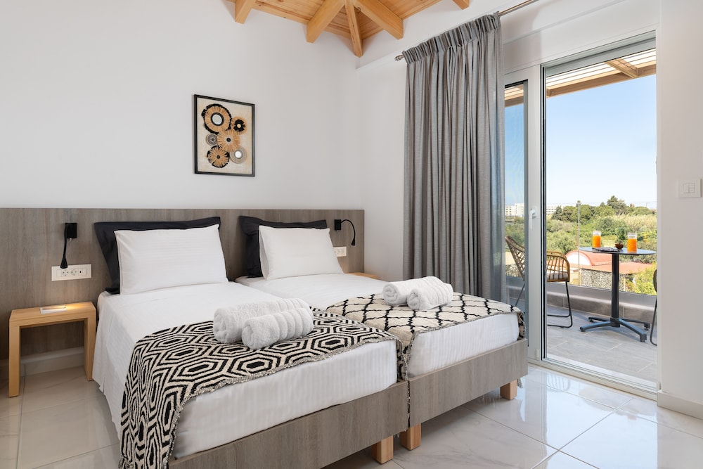 FAMILY SUITE, MULTIPLE BEDROOMS