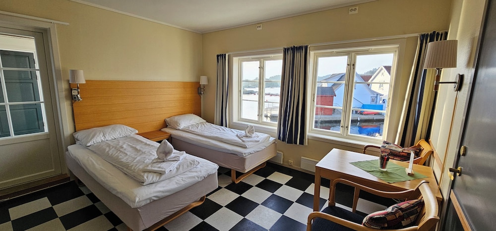 Hotel Lyngorporten 7/50