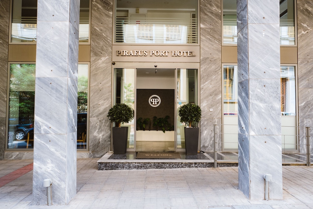 Piraeus Port Hotel 8/34