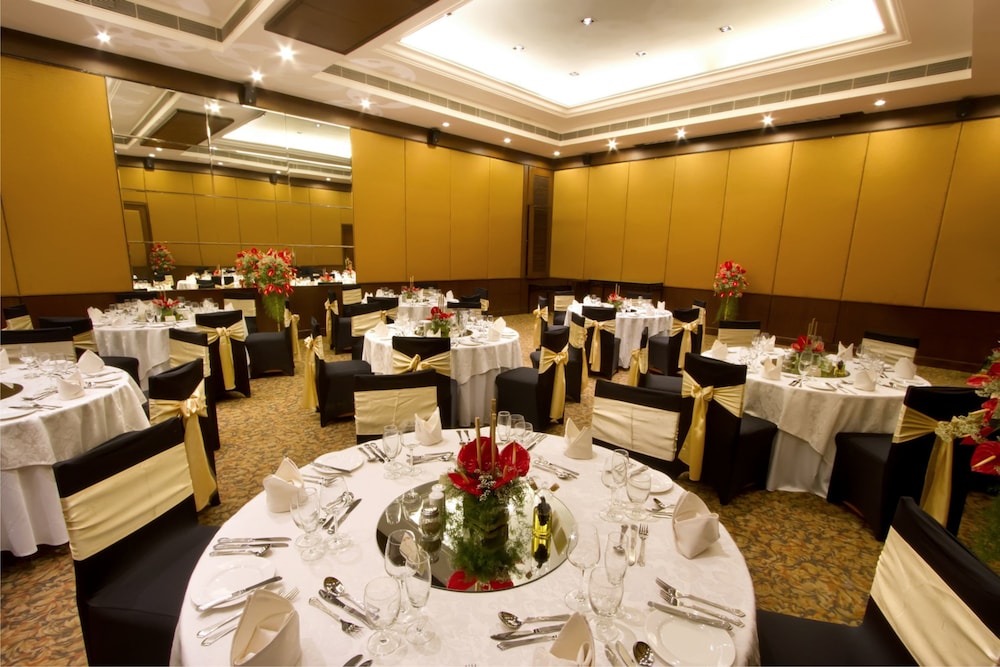 Hotel Express Residency Vadodara 31/46