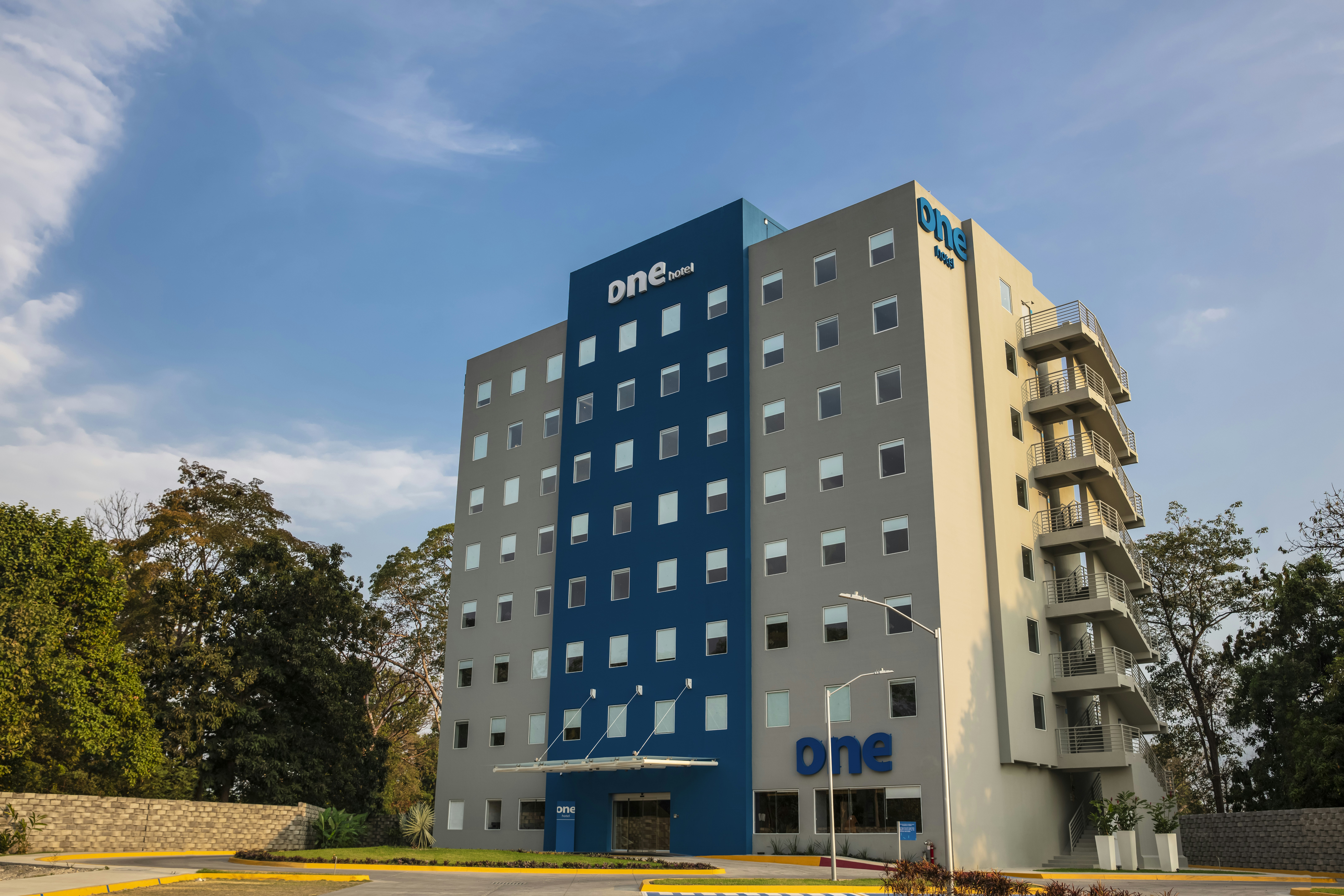 One Tapachula 3/50