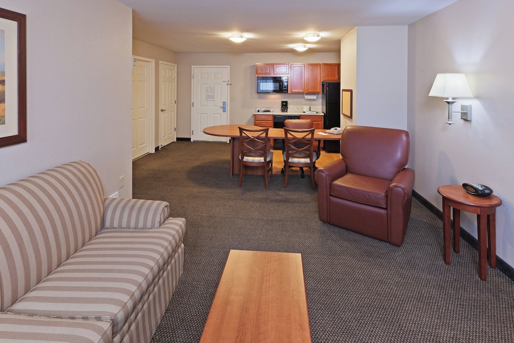 Candlewood Suites Wichita Falls At Maurine Street 29/45