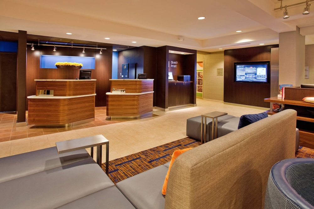 Lobby at Courtyard Houston Sugar Land/Stafford, STAFFORD - TX